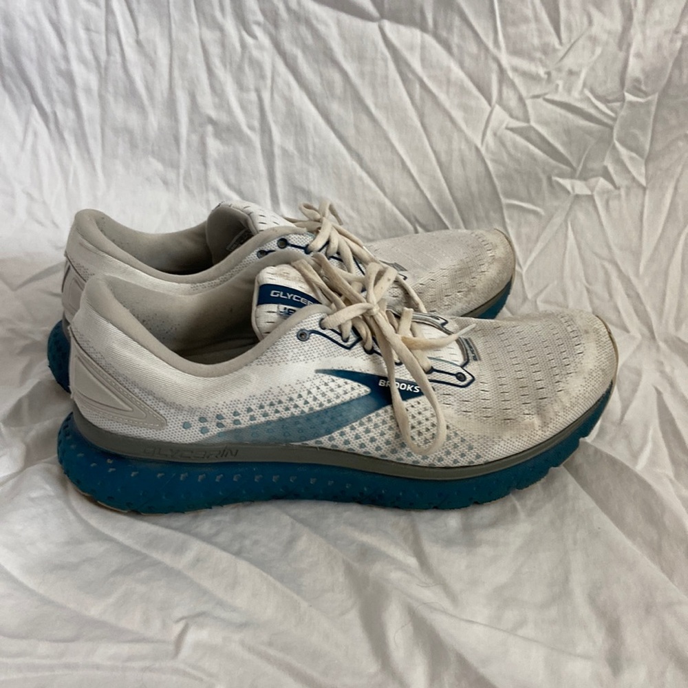 Brooks Glycerin 11.5 Almost New White and Blue
